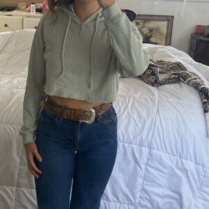 Green cropped hoodie! #cute #green #cropped